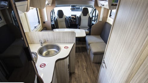 T-Loft 450 – Camper Semintegrale 4 posti Elnagh T-Loft 450 - 6,99 mt. 