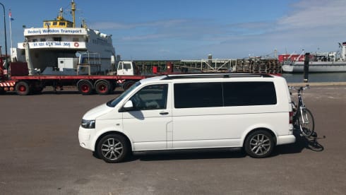 2p Volkswagen bus from 2011