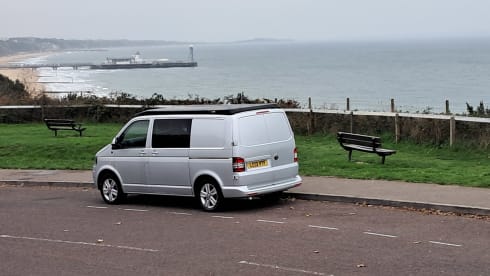 Campie – Volkswagen 'Poptop'  T5 Transporter Camper-van 