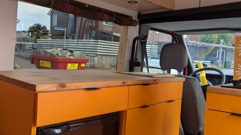Norbert – 2p Volkswagen bus from 2004