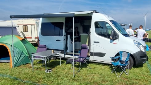 De EcoExpress – New: Luxury gas-free off-grid camper