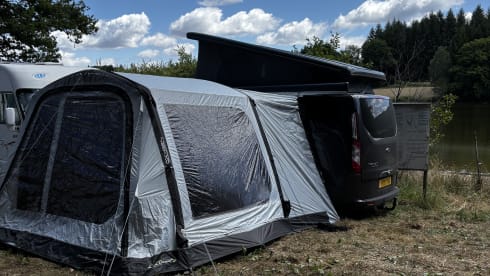 Claude – 4 Birth Ford Transit Custom 2.0 170 bhp 6 Speed Auto Limited.