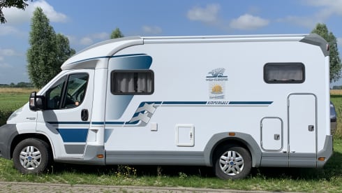 “De Zeeuwse Parel” – luxury 2-person camper for rent