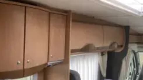 Pandabeer. – Camping-car familial unique et paisible pour 4 personnes