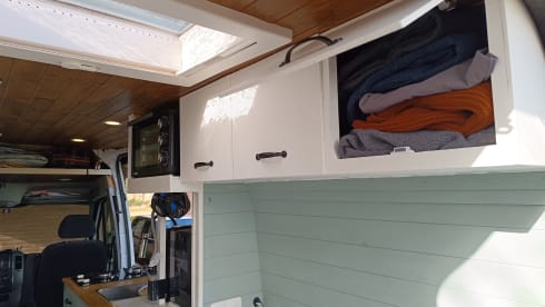 Very complete MB Sprinter 2p off-grid 