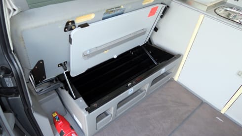 4p Volkswagen campervan from 1995