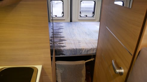 McLouis 5 Menfys Silverline, Sleep / 4 Seats.