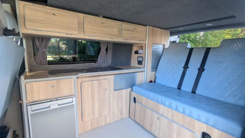 Colin – VW campervan, pop-top 4 berth
