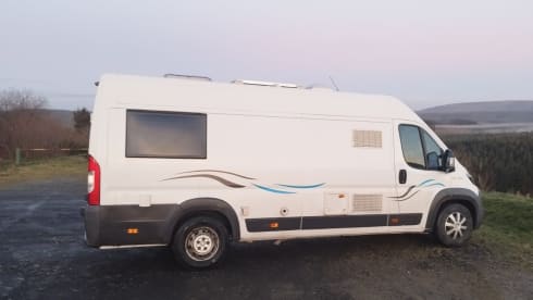 Lorna Marie – Luxury 3 Birth Camper 