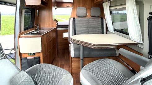 Scout – Globecar; Tough 2 person Citroen Jumper from 2022