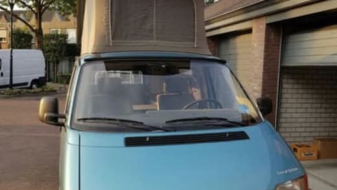 Blauwe bussie – (Almost) free campervan trip? Take me to Barcelona at the end of July! 