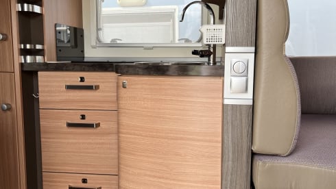 4p Knaus semi-integrated from 2014