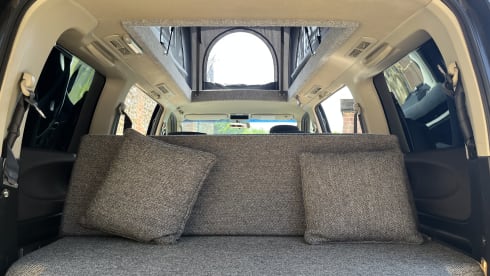 The Moose  – Nissan campervan met 4 slaapplaatsen uit 2007
