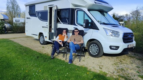 The Yellow Spark. – brand new all-in mobile home 4p