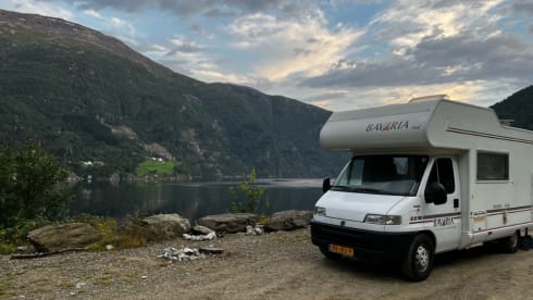 De Camper – Nice Spacious Fiat Bavaria 7p with XL hatch