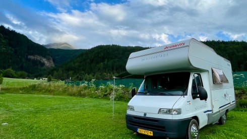 🌟 4p family camper with bunk beds and full of options🌟 . Freedom on wheels!