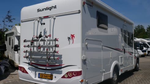 Sunlight T67 4 slaap- 4 zitplaatsen, Lengtebeden, Hefbed
