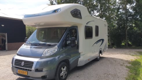 Homecar2 – Complete HomeCar2 gezinscamper met motorairco en zonnepaneel