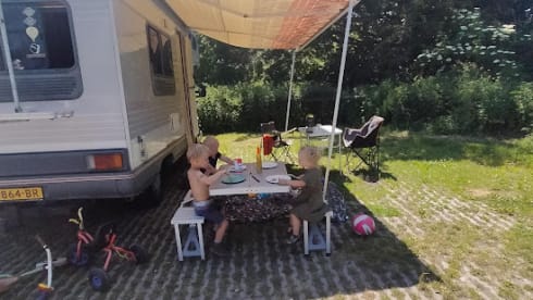 6-person cozy family camper 