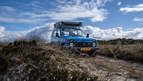 Pjotr – Lada Niva 4x4 met daktent