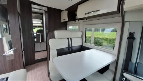 Summer Boy – 4p Benimar camper with large king size bed
