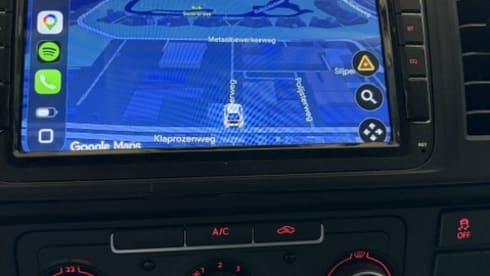 4p Volkswagen campervan uit 2019