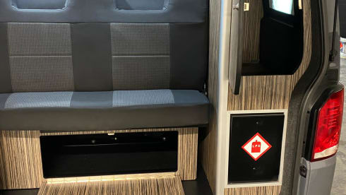 Cooper the Copper Camper – 4 berth Volkswagen bus from 2021