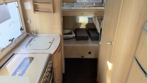 Kentuky Estro 9 – Camper ben attrezzato, ideale per vacanza famiglia