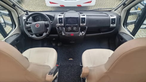 C38 – 3p Bürstner semi-integrato dal 2014