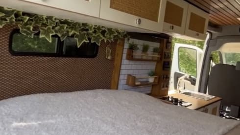 Annabel – Fabulous Off Grid Camper with Unique Design