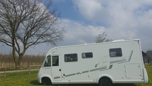luxurious 4-person Bavaria Arctic integral from 2014