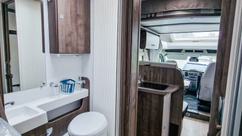 Kayona – NEW LUXURY 5p Benimar Cocoon 463 - 2023