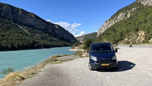 Nuggy  – 4p Ford bus from 2018