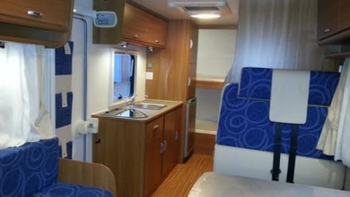 G-type – Modern camper, navi, 2 x air conditioning, TV screen etc.