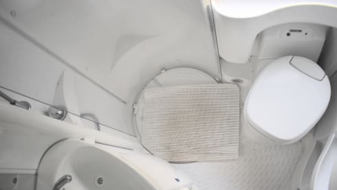 111 Knaus 708G – 6p Knaus alcove from 2000