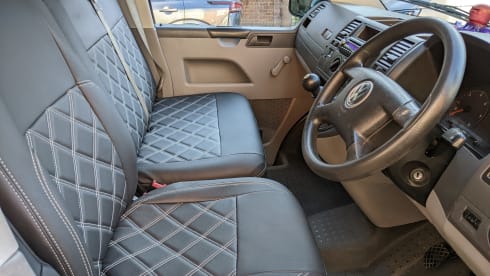 Hullablue – VW T5 camper, 4 berth, pop top, bike rack.