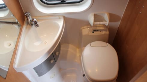 Blue Bird – Four-person EuraMobil Bus Camper