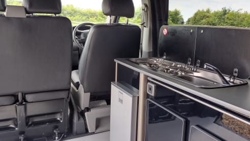 Halen – 2/3 berth LWB Volkswagen T30 with 5 seatbelts