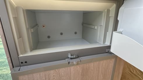 Piloot – Pilote camper - a big people camper! fully furnished!