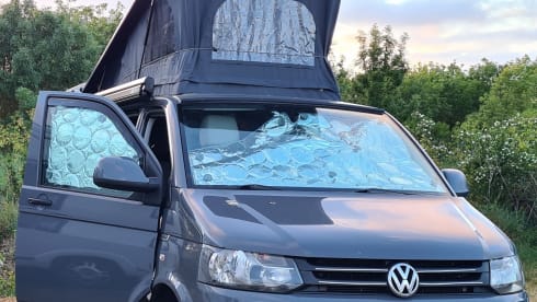 Off-grid – Camper Volkswagen per 4 persone del 2013