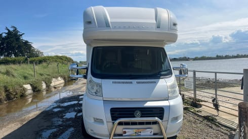 BARRY – 4 berth Fiat bessacar from 2009