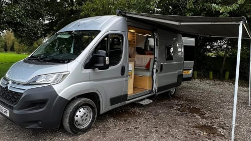 Ada – LUXURY - Spacious and beautiful Bespoke 3 berth Citroen Relay - Ada Van  