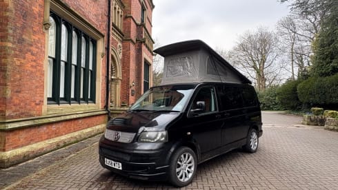 Oli  – 4 berth Volkswagen campervan from 2008
