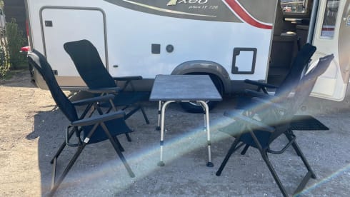 Beautiful luxury 4 person camper