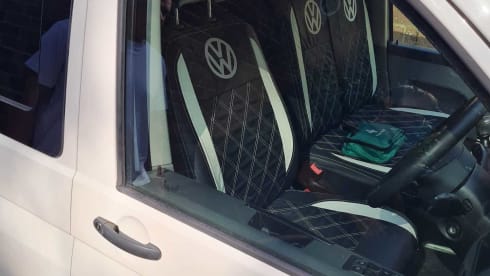 Guinevere – T5.1 Brand new  conversion - 4 berth Volkswagen bus from 2011