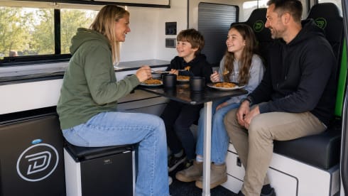 The Greenline Escape – Reine élégante : Volkswagen Campervan (4 couchages)