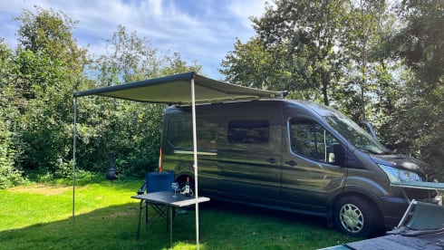 Fonzie – 2p Ford bus uit 2020