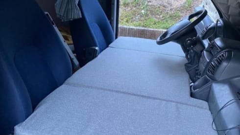 De Comfort Cruiser – Your Own Home on Wheels! Luxurious, Spacious and Reliable Hymer Alcove Camper