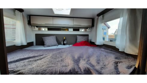 Benimar 2021 – Luxury 4 person camper, 2021 with 170 hp powerful engine!