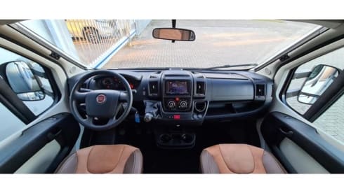 Luxurious & beautiful Bürstner 4 persons from 2019 ZGAN